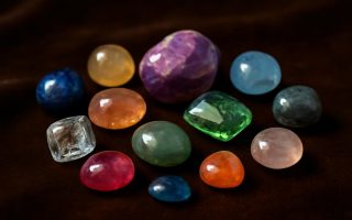 pierres-precieuses-velours-couleurs-textures